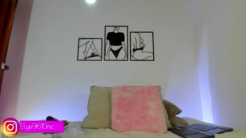 Snapshot of mcdonald_ellie chatting on 05-13-26, 12:52 Ellie online show from 05-13-26, 12:52