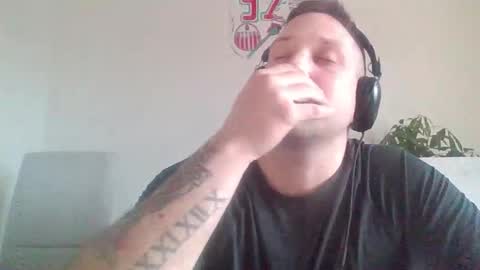 McFly online show from 02-08-26, 05:27