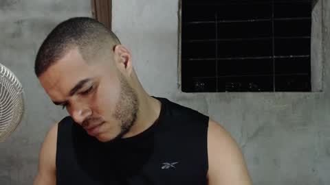 Snapshot of mcgregor_sexhot chatting on 01-08-25, 03:08 Mcgregor online show from 01-08-25, 03:08