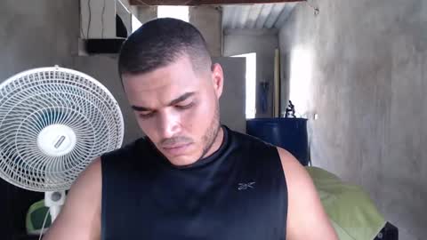 Snapshot of mcgregor_sexhot chatting on 01-08-25, 07:45 Mcgregor online show from 01-08-25, 07:45