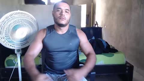 Snapshot of mcgregor_sexhot chatting on 01-10-25, 03:58 Mcgregor online show from 01-10-25, 03:58