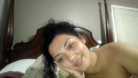 Snapshot of mckaela_19 chatting on 06-21-26, 05:10 mckaela_19 online show from 06-21-26, 05:10