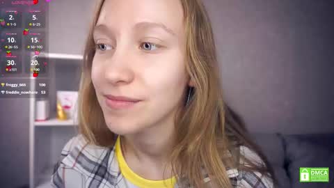 Snapshot of mckenziedyen chatting on 11-25-25, 06:35 Mary online show from 11-25-25, 06:35