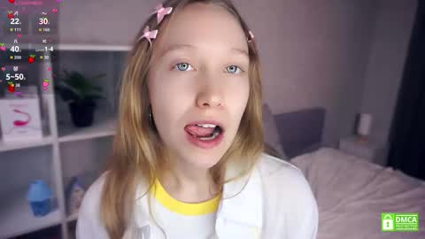 Snapshot of mckenziedyen chatting on 11-27-25, 06:37 Mary online show from 11-27-25, 06:37