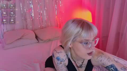 Snapshot of me1roze chatting on 03-27-26, 08:26 Roze online show from 03-27-26, 08:26