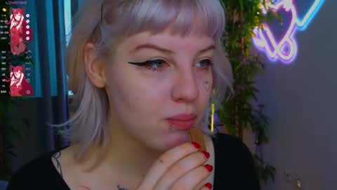Snapshot of me1roze chatting on 04-10-26, 07:57 Roze online show from 04-10-26, 07:57
