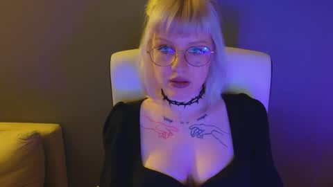 Snapshot of me1roze chatting on 05-10-26, 10:59 Roze online show from 05-10-26, 10:59