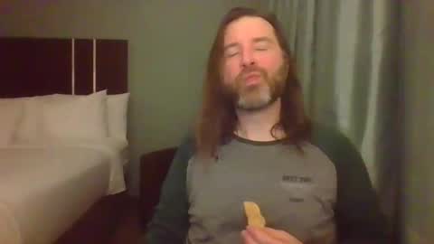 Snapshot of me2crazy chatting on 10-27-25, 01:53 me2crazy online show from 10-27-25, 01:53