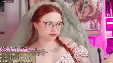 Snapshot of me_hanna chatting on 06-28-26, 02:17 Hanna online show from 06-28-26, 02:17
