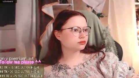 Snapshot of me_hanna chatting on 06-30-26, 02:12 Hanna online show from 06-30-26, 02:12