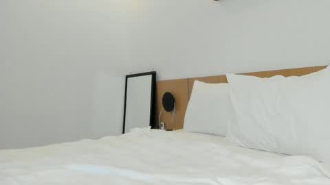 Snapshot of me_lina_ chatting on 12-30-24, 11:04 Alice online show from 12-30-24, 11:04