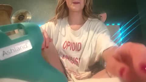 Snapshot of meadowmoon3 chatting on 10-28-25, 06:28 meadowmoon3 online show from 10-28-25, 06:28