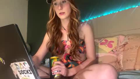 Snapshot of meadowmoon3 chatting on 11-20-25, 02:01 meadowmoon3 online show from 11-20-25, 02:01