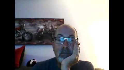 me at home online show from 10-08-25, 03:26