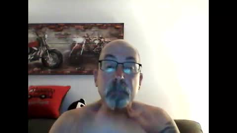 me at home online show from 04-25-26, 03:20