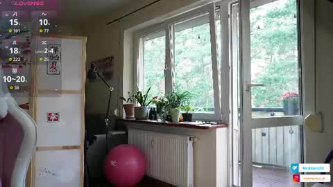 Snapshot of medelainexx chatting on 06-24-26, 04:39 Milena online show from 06-24-26, 04:39