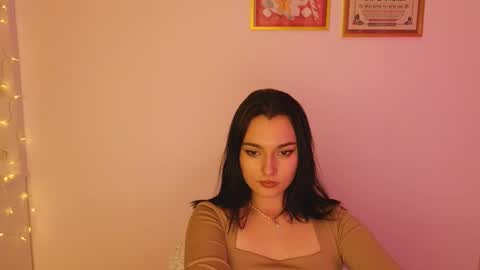 Snapshot of medina_andress chatting on 02-26-25, 07:16 Dina online show from 02-26-25, 07:16