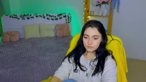 Snapshot of medina_andress chatting on 10-09-25, 09:24 Dina online show from 10-09-25, 09:24