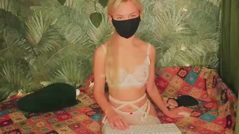 meeeewmeeeeow online show from 10-24-25, 10:17