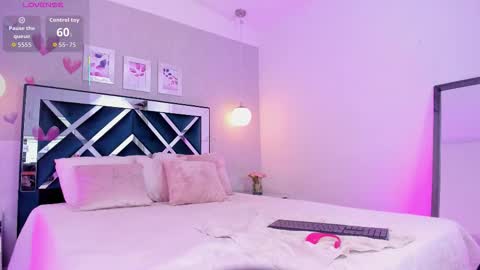 Snapshot of meelody7 chatting on 11-07-25, 11:43 Melody online show from 11-07-25, 11:43