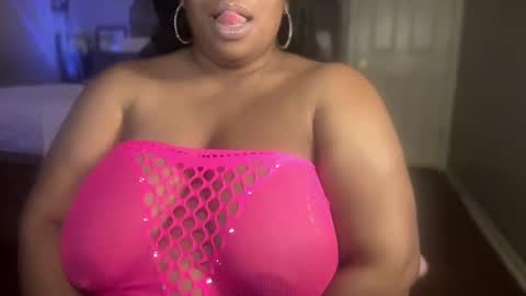 Snapshot of meetsouthernpeach chatting on 02-20-25, 06:06 Southern Peach online show from 02-20-25, 06:06