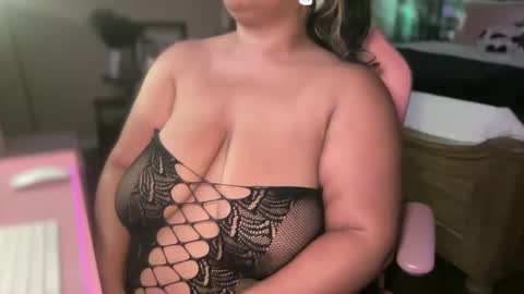 Snapshot of meetsouthernpeach chatting on 10-01-25, 02:17 Southern Peach online show from 10-01-25, 02:17