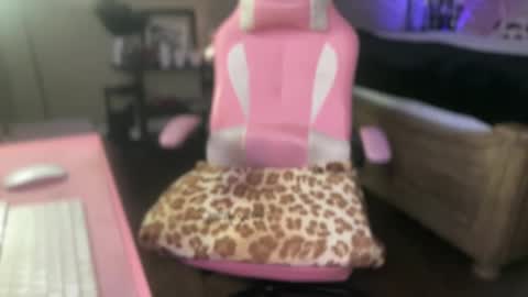 Snapshot of meetsouthernpeach chatting on 10-04-25, 02:42 Southern Peach online show from 10-04-25, 02:42