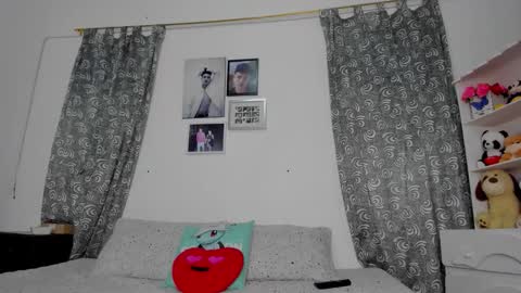 M E G A N online show from 01-06-26, 06:33