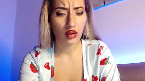 Megan Blazee  online show from 10-23-25, 11:14