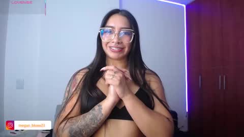 Megan Bluee online show from 11-24-25, 05:56