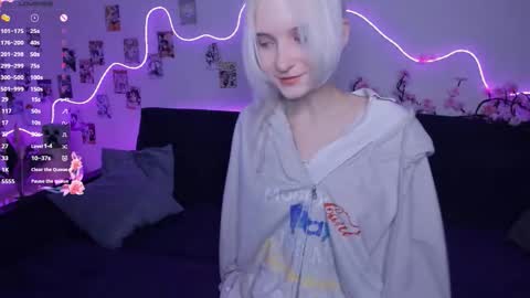 Snapshot of megan_chan chatting on 11-16-25, 09:31 Megan and Anna online show from 11-16-25, 09:31