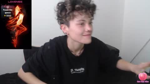 Megan and sophi online show from 11-30-25, 07:51