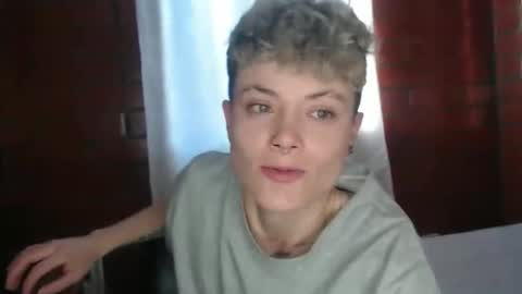Megan and sophi online show from 05-05-26, 10:29