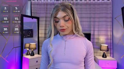 Snapshot of megan_do_santos chatting on 11-26-25, 08:43 megan do santos online show from 11-26-25, 08:43