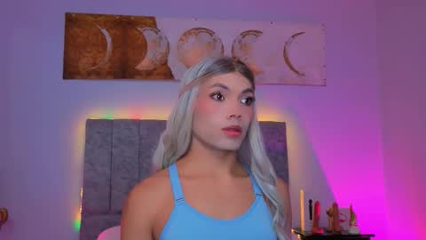 Snapshot of megan_do_santos chatting on 11-30-25, 01:37 megan do santos online show from 11-30-25, 01:37