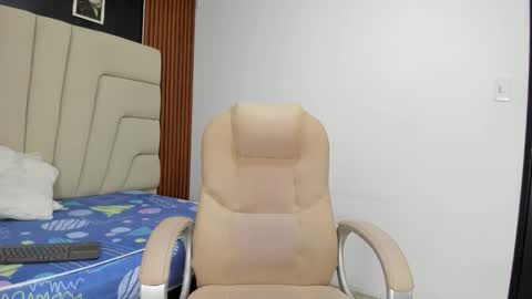 Snapshot of megan_hally chatting on 10-25-25, 03:03 Megan online show from 10-25-25, 03:03