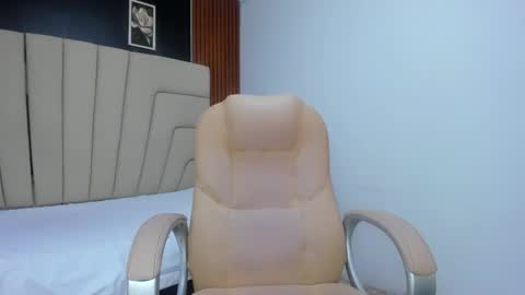 Snapshot of megan_hally chatting on 11-19-25, 03:06 Megan online show from 11-19-25, 03:06