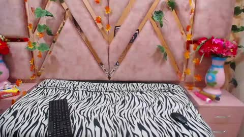 megan_latinn online show from 12-19-24, 01:07