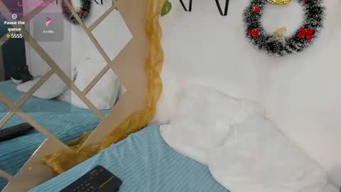 Snapshot of megan_xoxo1 chatting on 12-02-24, 01:02 Megan online show from 12-02-24, 01:02