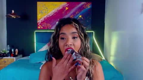 M E G A N   online show from 01-31-25, 01:33