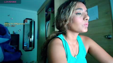 Snapshot of meganadriels96 chatting on 04-28-26, 02:27 M E G A N online show from 04-28-26, 02:27