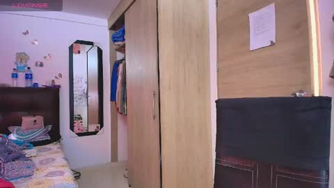 Snapshot of meganadriels96 chatting on 05-27-26, 08:50 M E G A N online show from 05-27-26, 08:50