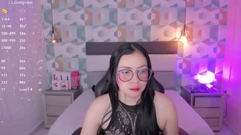 Snapshot of megancero chatting on 03-06-25, 12:30 Megan online show from 03-06-25, 12:30