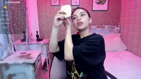 Snapshot of megane_whitte chatting on 12-05-25, 07:21 Megan online show from 12-05-25, 07:21