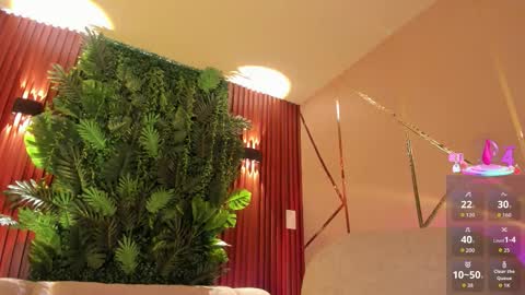 Snapshot of meganfox9 chatting on 02-10-26, 04:55 Megan Nice to meet you online show from 02-10-26, 04:55