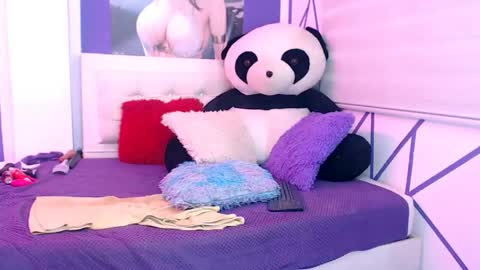 MEGAN AND FOX online show from 04-19-26, 06:10