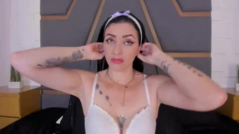 Snapshot of meganhofman chatting on 09-20-25, 11:33 Megan Hofman online show from 09-20-25, 11:33