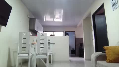 megan        online show from 04-08-26, 03:45