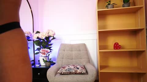 Megan Lowell online show from 01-05-26, 07:39