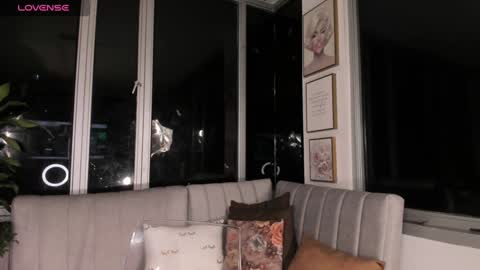 Snapshot of megann__sweet chatting on 02-07-25, 10:40 Mara online show from 02-07-25, 10:40